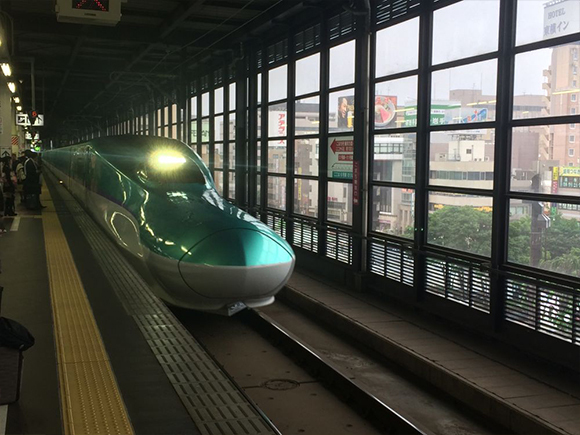 北海道新幹線バージョンの新型車両です。
